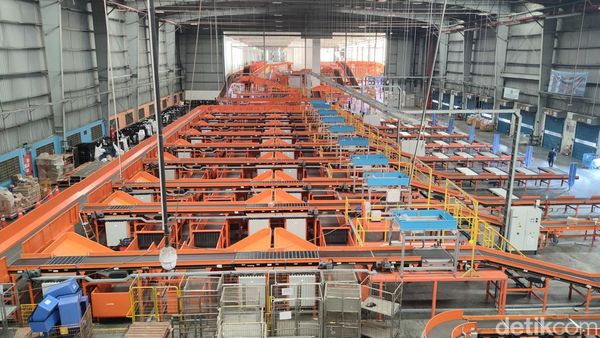 Gudang Raksasa Lazada Hampir 10 Hektar, Isinya Bikin Penasaran