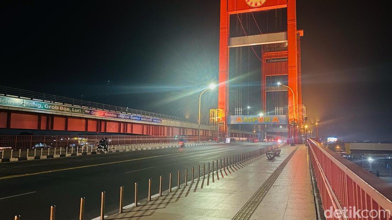 Potret Kabut Asap Selimuti Palembang yang Buat Ribuan Warga Kena ISPA