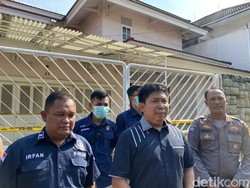 Polisi Ambil Sampel Sidik Jari di Rumah Ibu-Anak Sisa Kerangka di Depok