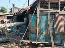 Bus Sugeng Rahayu Tabrak Truk-Rumah di Sragen Usai Terobos Lampu Merah