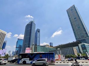 Kecepatan Angin Usir Polutan, Langit Jakarta Membiru Kecepatan Angin Usir Polutan, Langit Jakarta Membiru