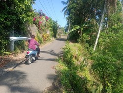 Jalan Longsor 2 Tahun Tak Kunjung Diperbaiki, Warga Takut Jatuh ke Jurang