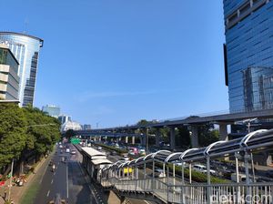 Metode Bilas Polusi Water-Spray Bikin Langit DKI Biru Lagi, Tahan Berapa Lama?