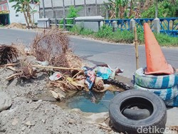 Hati-hati Lur, Ada Lubang Menganga di Jalan Mpu Sedah Klaten