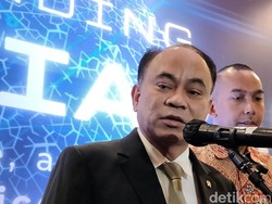 Starlink Masuk RI, Menkominfo Bicara Nasib Operator Seluler Lokal