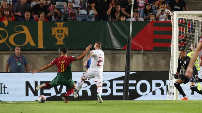 Momen Portugal Pesta 9 Gol ke Gawang Luxembourg, Tanpa Ronaldo Soccer Football - Euro 2024 Qualifier - Group J - Portugal v Luxembourg - Estadio Algarve, Almancil, Portugal - September 11, 2023 Portugal's Goncalo Ramos scores their third goal REUTERS/Pedro Nunes