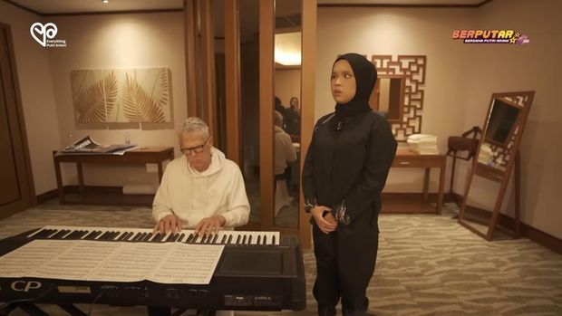 Momen Putri Ariani latihan nyanyi bareng David Foster