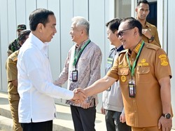 Jokowi Cek Pabrik Petrokimia di Cilegon, Walkot Singgung Pekerja Lokal