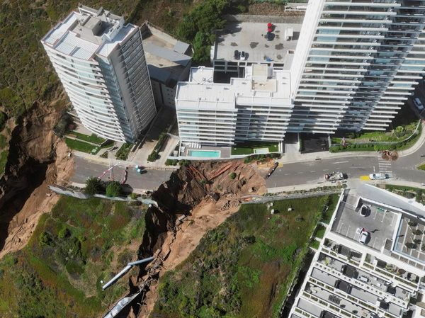 Penampakan Apartemen di Chile Hampir Runtuh Gegara Longsor