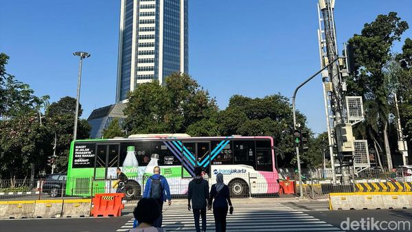 Penampakan Langka Jakarta Full Colour saat Polusi Mereda Sore Ini