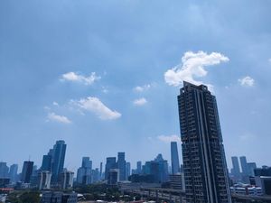 Langit DKI Biru Hari Ini, KLHK: Hanya 2 Daerah yang Udaranya Tak Sehat Langit DKI Biru Hari Ini, KLHK: Hanya 2 Daerah yang Udaranya Tak Sehat
