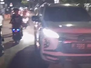 Viral Sopir Pajero Tenteng Benda Diduga Pistol di Semarang, Polisi Selidiki Viral Sopir Pajero Tenteng Benda Diduga Pistol di Semarang, Polisi Selidiki
