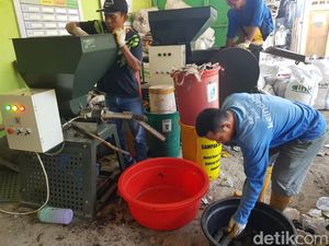 Melihat Pengolahan Sampah Menjadi Briket di Kota Bandung Melihat Pengolahan Sampah Menjadi Briket di Kota Bandung