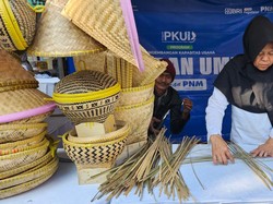 PNM Fasilitasi Perajin Anyaman Bambu di Garut Perluas Akses Pasar