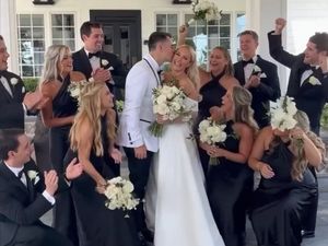 Viral Dress Code Busana Hitam di Pernikahan, Video-nya Bikin Merinding