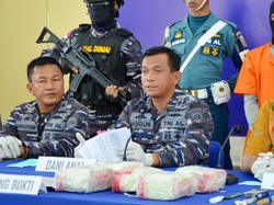 Kejar-kejaran di Laut, TNI AL Gagalkan Penyelundupan 5,4 Kg Sabu Asal Malaysia