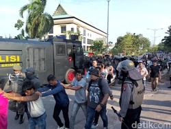 Masyarakat Melayu dan Polisi Bentrok di Batam, 27 Orang Diamankan