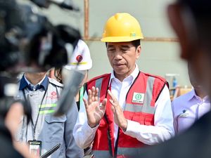 Jokowi Sebut Lotte Garap Limbah Jadi Listrik buat Pabriknya di Cilegon Jokowi Sebut Lotte Garap Limbah Jadi Listrik buat Pabriknya di Cilegon