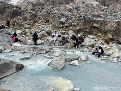 Harga Tiket Masuk Gunung Salak, Jalur Pendakian, dan Kisah Mistisnya