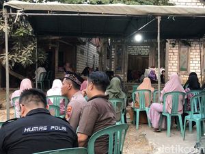 Sinta Penderita Tumor Tulang yang Sempat Dibiayai Kapolri Meninggal Sinta Penderita Tumor Tulang yang Sempat Dibiayai Kapolri Meninggal
