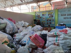 Upaya Mengurangi Sampah di Kota Bandung Lewat Bank Sampah Induk