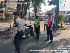 Tindak Lanjut Jumat Curhat, 57 Pemotor Lawan Arus di Jaksel Ditilang Tindak Lanjut Jumat Curhat, 57 Pemotor Lawan Arus di Jaksel Ditilang