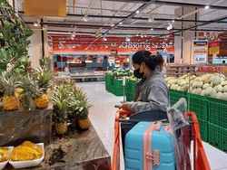 Pelanggan Happy Beli Buah-buahan di Transmart Full Day Sale Murah Meriiah