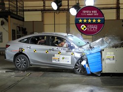 Toyota Vios Diuji Tabrak, Begini Hasilnya