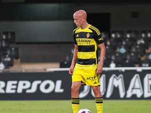 Pemain Real Zaragoza Terancam Sanksi gegara Selebrasi Nyeleneh Pemain Real Zaragoza Terancam Sanksi gegara Selebrasi Nyeleneh