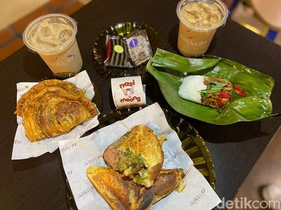 Nyamm! Ada Curry Puff hingga Kopi Susu Jahe di Kafe Viral Ini