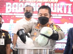 Sabu 1,9 Kg Sitaan Hasil Penangkapan Anak Wabup Karimun Dimusnahkan