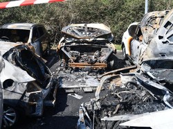 Baterai Mobil Listrik Sebabkan Kebakaran di Bandara Sydney, 5 Mobil Hancur