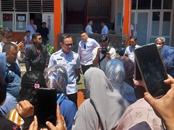 Bima Arya Temui Guru SDN yang Dipecat Kepsek gegara Dianggap Pelapor Pungli