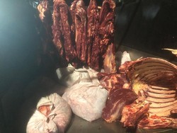 Daging Sapi Tak Berdokumen Dikirim dari Luar Kota Ditemukan di Surabaya