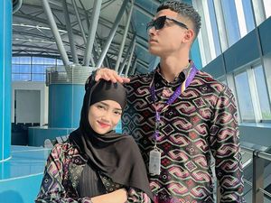 Asmara Sama-sama Bermasalah, Fadly dan Fuji Umrah