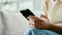 Bolehkah Membawa HP yang Terinstall Al-Quran ke dalam Toilet?
