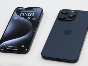 Pengguna iPhone 15 Diperingatkan Tak Pakai Kabel USB-C Android Pengguna iPhone 15 Diperingatkan Tak Pakai Kabel USB-C Android