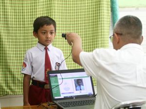 Jemput Bola Pembuatan Kartu Identitas Anak di Sekolah