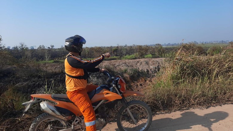 Kebakaran di Lahan Kosong Samping Tol Palindra Berhasil Dipadamkan