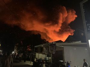 9 Rumah Terbakar di Bone, 1 Mobil-40 Motor Ikut Hangus Dilalap Api