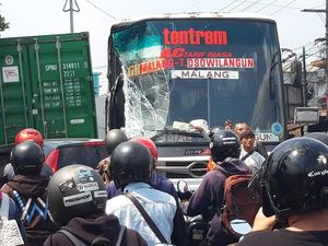 Sopir Bus Tentrem yang Tewaskan 2 Korban di Malang Jadi Tersangka Sopir Bus Tentrem yang Tewaskan 2 Korban di Malang Jadi Tersangka
