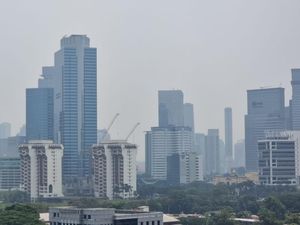 Langit Jakarta Balik Lagi Jadi Kelabu, BMKG: Kecepatan Angin Lambat Langit Jakarta Balik Lagi Jadi Kelabu, BMKG: Kecepatan Angin Lambat