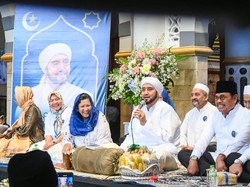 Selawatan Bersama di Surakarta, Habib Syech Beri Pesan ke Calon Pemimpin