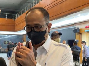 Rafael Alun Membisu Kala Ditanya soal Vonis 12 Tahun Mario Dandy Rafael Alun Membisu Kala Ditanya soal Vonis 12 Tahun Mario Dandy