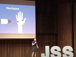 Siswi JIS Hadirkan Inovasi di Dunia Olahraga Renang Lewat MAU Swim