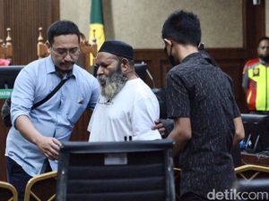 Jaksa Tuntut Pencabutan Hak Politik Lukas Enembe Selama 5 Tahun