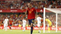 Spanyol melanjutkan dominasinya di babak kedua. Namun gol ketiga baru didapatkan pada menit ke-70, saat umpan silang Dani Carvajal ditanduk Joselu yang lolos dari penjagaan.  