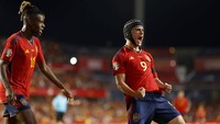 Tuan rumah membuka keunggulan pada menit ke-18. Membangun serangan dari kiri, umpan Nico Williams disambar Gavi di tengah kotak penalti.  
