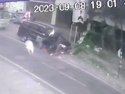 Viral Pria di Makassar Tabrak Mobil Warga Usai Gagal Freestyle, Pelaku Kabur