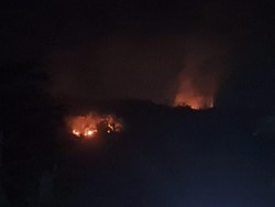 Kebakaran Kembali Melanda Gunung Ranggagading Sukabumi